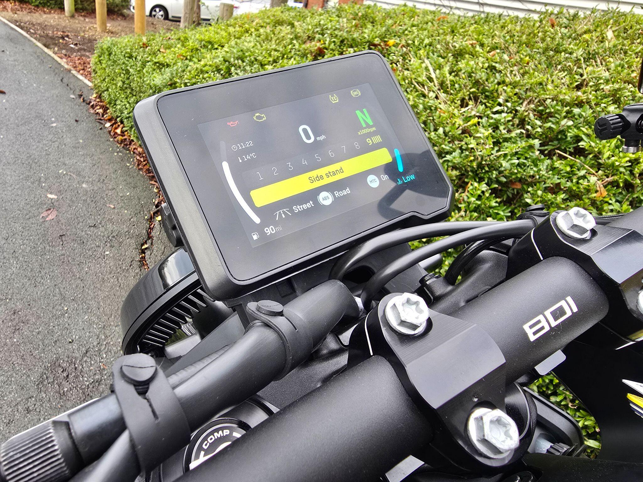 2025 25 Reg Husqvarna 801 520 X-Ring Euro 5